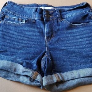 SO low rise favorite midi distressed denim shorts Sz 3preloved EUC
